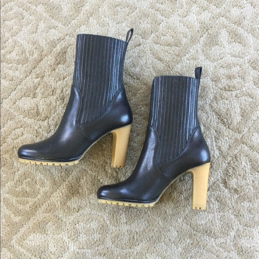 Gucci Black and Tan Ankle Boots